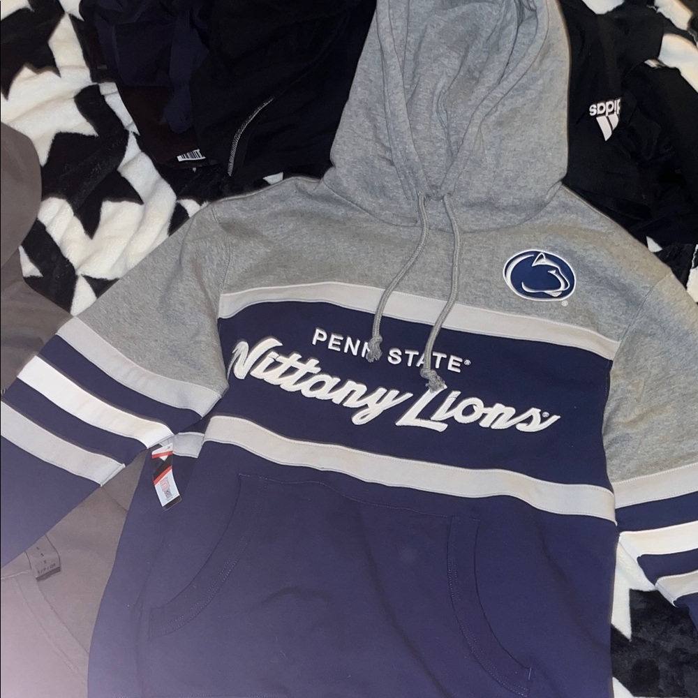 Colosseum Penn State Gray and Navy Sweatshirt